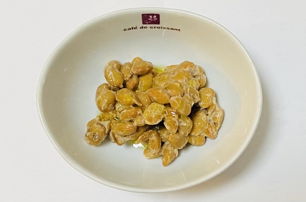 アルチェネロ有機エキストアヴァージンオリーブオイルドルチェを納豆にかけた状態２