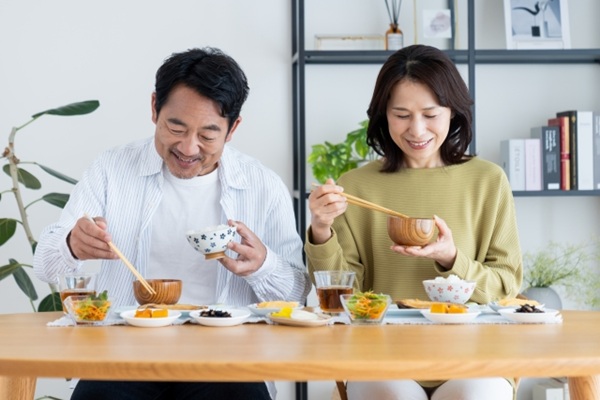 ご飯を食べる人